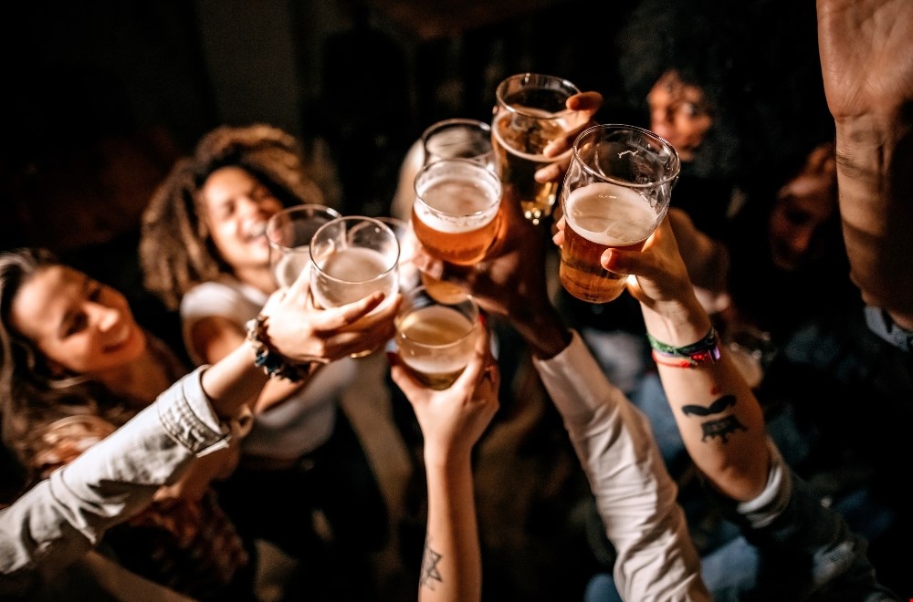 Dit wil je doen: een kant-en-klare pubquiz voor een gezellige avond thuis